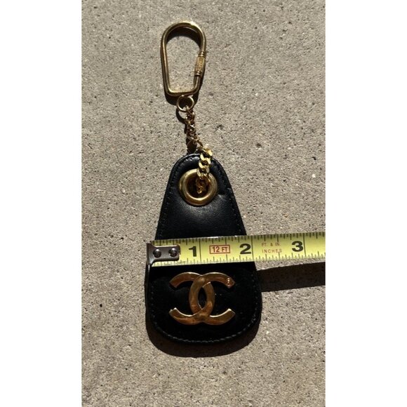 Vintage CHANEL CC Black Gold Coin Key Chain Ring Keychain Charm RARE - Picture 7 of 10
